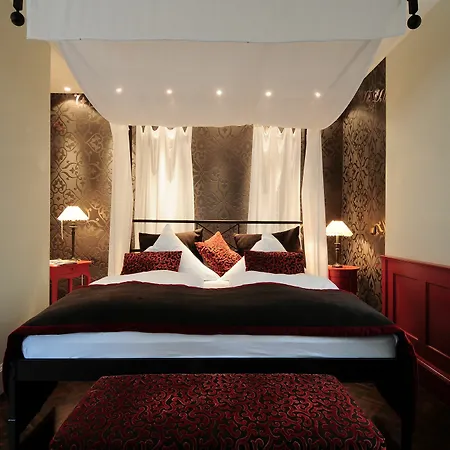 Mittermeier, Hotellerie & Restaurant מלון 4*